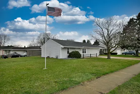 Other - 910 Greenfield Dr, Aurora, IL 60506 photo 1 of 10