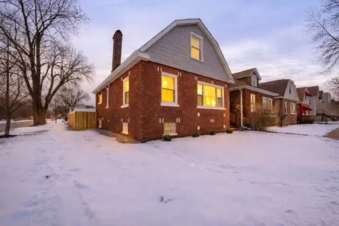 9356 S Manistee Ave, Chicago, IL 60617