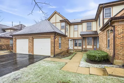 2018 Quaker Hollow Ln, Streamwood, IL 60107