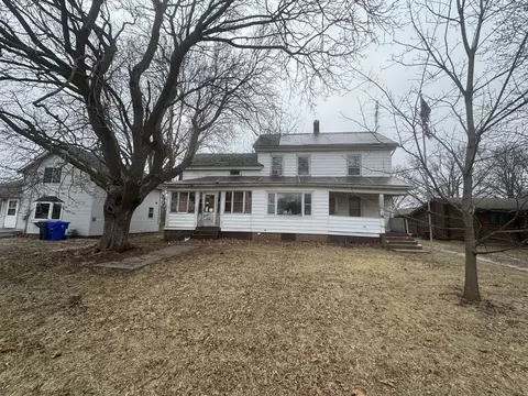 819 Monroe St, Kewanee, IL 61443 photo 2