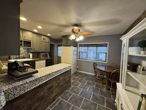 Kitchen - 450 E 7th Street Ct E, Milan, IL 61264 photo 4 of 4