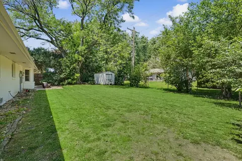 Exterior - 1008 Devonshire Dr, Champaign, IL 61821 photo 6 of 6