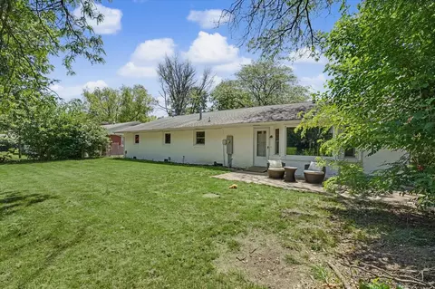 Exterior - 1008 Devonshire Dr, Champaign, IL 61821 photo 4 of 6