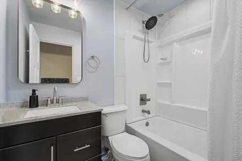 Bath - 1008 Devonshire Dr, Champaign, IL 61821 photo 2 of 2