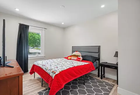 Bedroom - 1008 Devonshire Dr, Champaign, IL 61821 photo 4 of 6