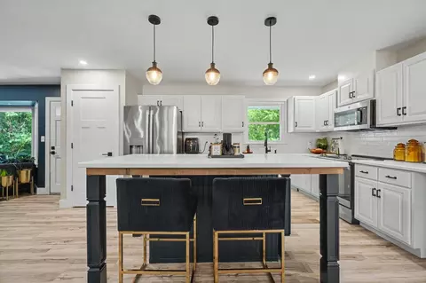 Kitchen - 1008 Devonshire Dr, Champaign, IL 61821 photo 2 of 7