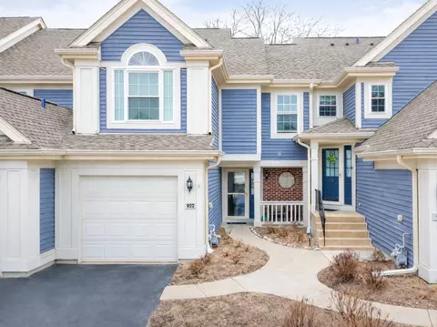 922 Little Falls Ct, Elk Grove Village, IL 60007