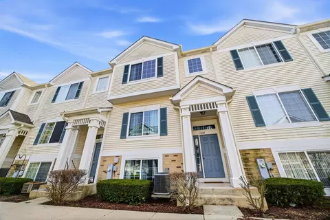 140 Enclave Cir #C, Bolingbrook, IL 60440