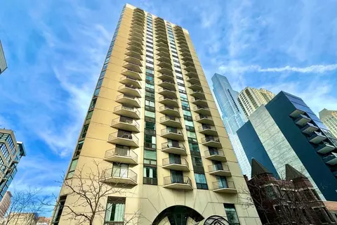 70 W Huron St #506, Chicago, IL 60654