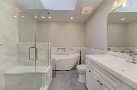 Bath - 19458 Manchester Dr, Mokena, IL 60448 photo 3 of 4