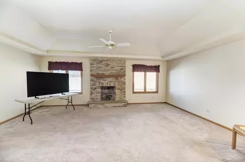 Living - 19458 Manchester Dr, Mokena, IL 60448 photo 5 of 6