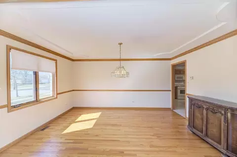 Living - 19458 Manchester Dr, Mokena, IL 60448 photo 4 of 6