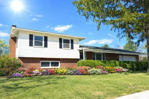 2215 5th Ave, Sterling, IL 61081