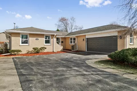 1333 N Ridge Ave, Arlington Heights, IL 60004