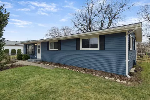 1928 Sheila St, Woodstock, IL 60098