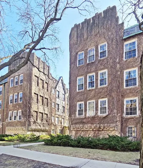 2333 W Farwell Ave #3S, Chicago, IL 60645