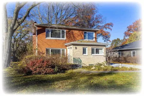 1228 Coffelt Ave, Bettendorf, IA 52722