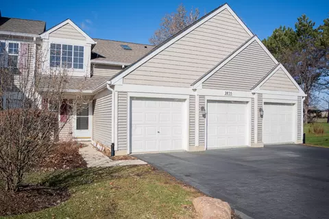2835 Rutland Cir #202, Naperville, IL 60564