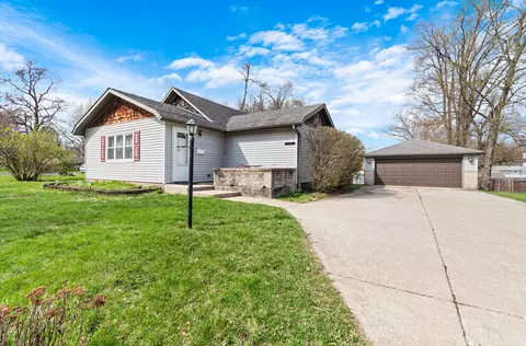 10 NE Circle Dr, Joliet, IL 60433