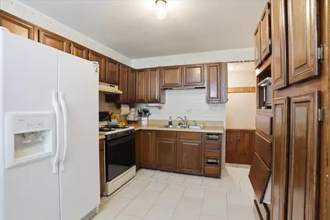 Kitchen - 415 Garfield Rd, Ingleside, IL 60041 photo 1 of 2