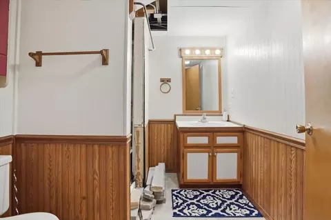 Bath - 415 Garfield Rd, Ingleside, IL 60041 photo 2 of 2