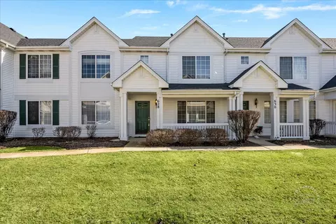 628 Lincoln Station Dr #628, Oswego, IL 60543