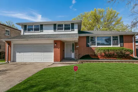 9204 Kedvale Ave, Oak Lawn, IL 60453