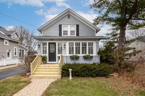 428 Hillside Ave, Glen Ellyn, IL 60137