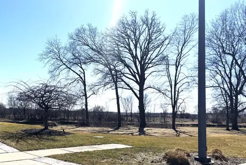 1434 Beach Ln, Sycamore, IL 60178