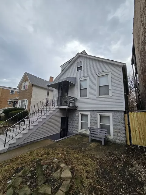 5747 W Superior St, Chicago, IL 60644