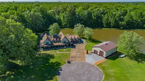 5 Woodhaven Ests, Metropolis, IL 62960