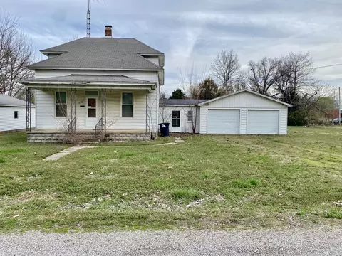210 Rolston St, Centralia, IL 62801