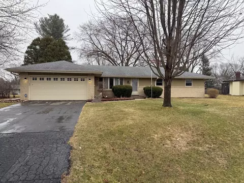 3156 Kentwood Pkwy, Rockford, IL 61109