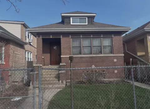 2727 N Mont Clare Ave, Chicago, IL 60707
