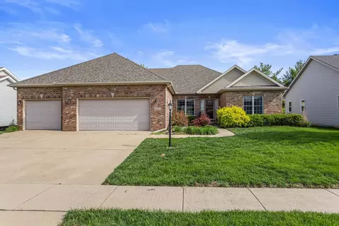 4402 Crossgate Dr, Champaign, IL 61822