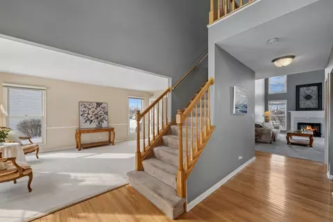 1850 White Oak Dr, Algonquin, IL 60102 photo 2