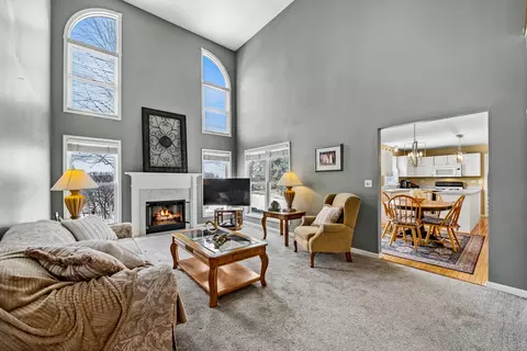 1850 White Oak Dr, Algonquin, IL 60102 photo 3