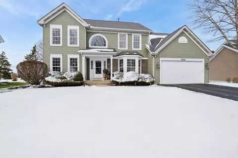 1850 White Oak Dr, Algonquin, IL 60102
