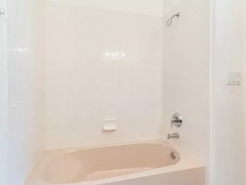 Bath - 21539 W Empress Ln, Plainfield, IL 60544 photo 4 of 4