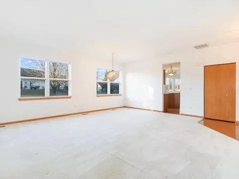 Living - 21539 W Empress Ln, Plainfield, IL 60544 photo 2 of 6
