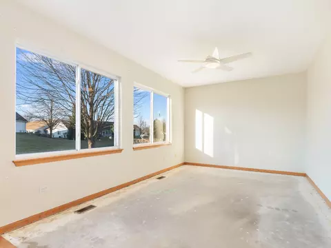 Living - 21539 W Empress Ln, Plainfield, IL 60544 photo 4 of 6