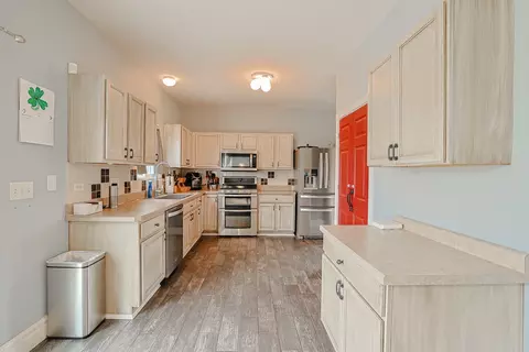 Kitchen - 14401 Capital Dr, Plainfield, IL 60544 photo 3 of 5