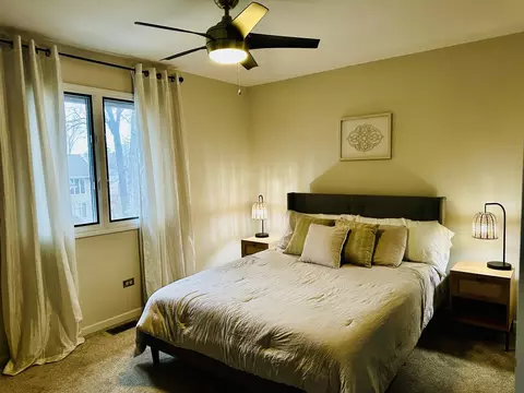 Bedroom - 4948 145th St, Midlothian, IL 60445 photo 2 of 5