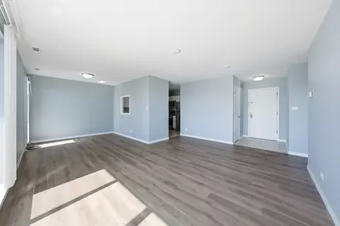 Living - 5 E Carriageway Dr #308, Hazel Crest, IL 60429 photo 5 of 5
