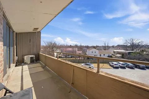 Exterior - 5 E Carriageway Dr #308, Hazel Crest, IL 60429 photo 2 of 5