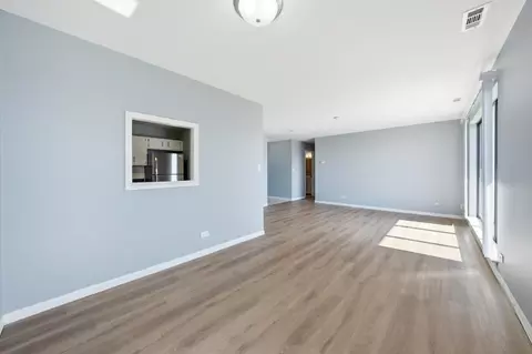 Living - 5 E Carriageway Dr #308, Hazel Crest, IL 60429 photo 4 of 5