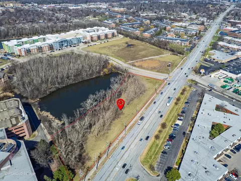 1 S628 Oakbrook Lk, Oak Brook, IL 60181