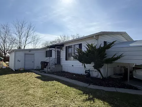 33 Brushwood Dr, Matteson, IL 60443