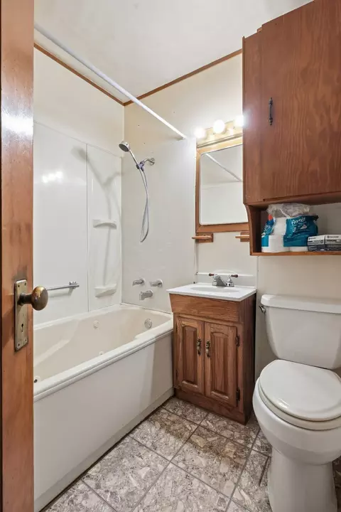 Bath - 2748 12th Ave, Moline, IL 61265 photo 2 of 2