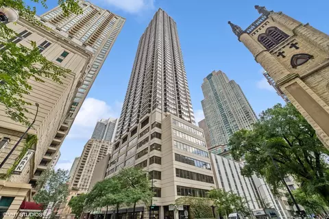 30 E Huron St #5301, Chicago, IL 60611